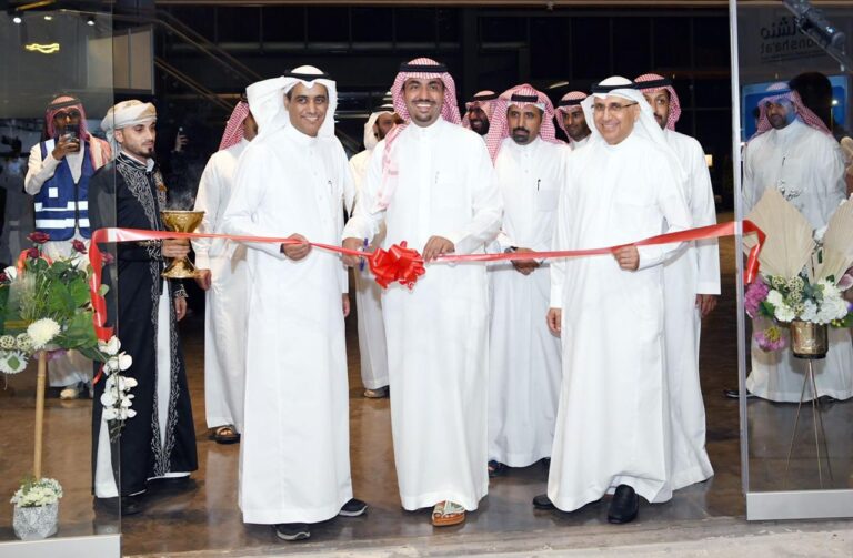 1000702676