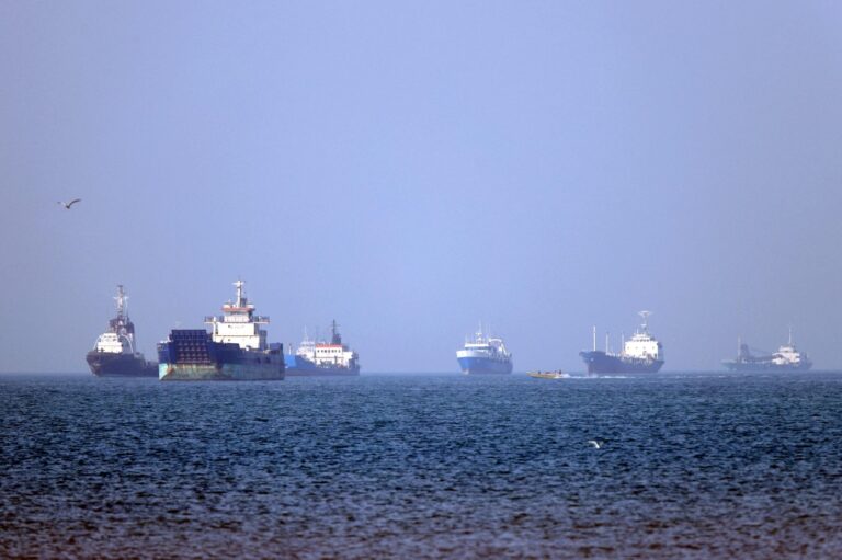 IRAN-US-ISRAEL-WAR-TRANSPORT-HORMUZ