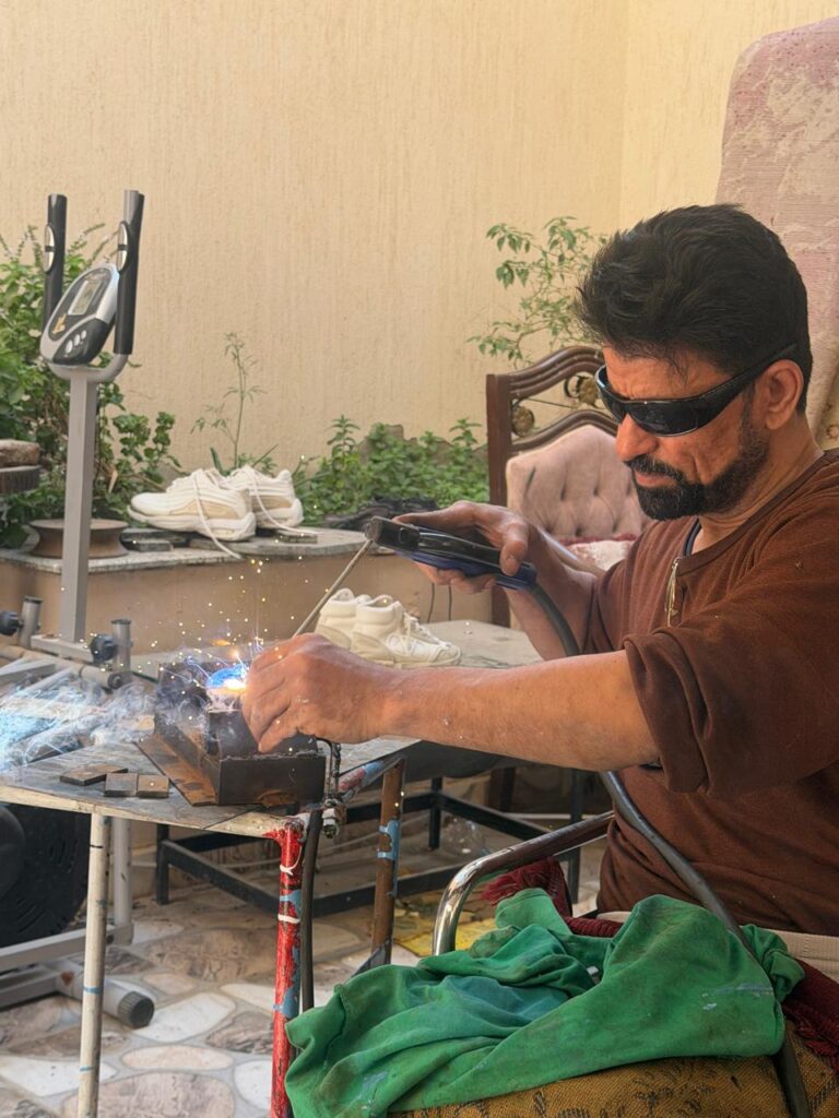 1000888070-768x1024 الهندسة في خدمة الطب والتأهيل الحركي بأجهزة حديثه من إبداع مهندس مصري